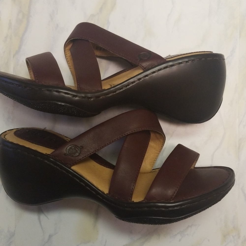 NWOB Born Sandles - Picture 3 of 8